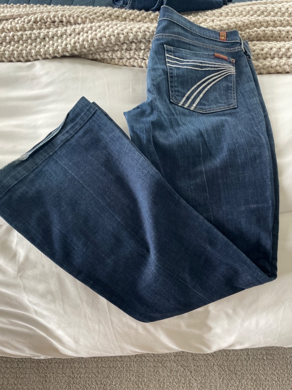 7 for all mankind Dojo jeans - Picture 2 of 2